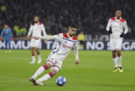 同时保持强 同时保持强